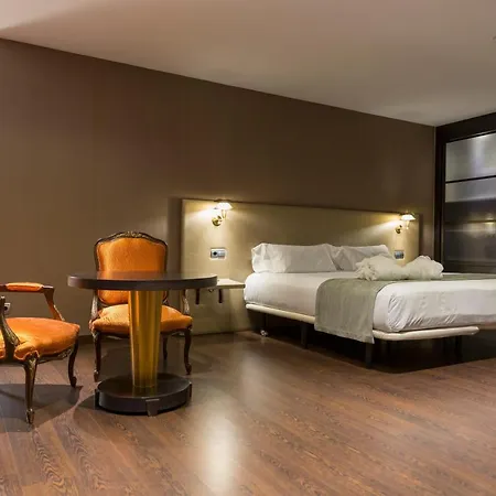Отель Iberik Santo Domingo Plaza 4*