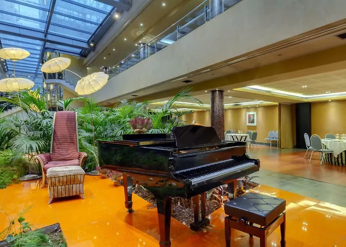 Iberik Santo Domingo Plaza Οβιέδο